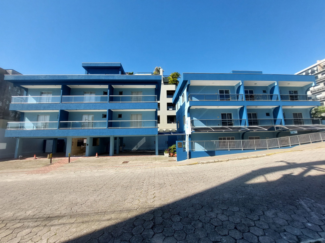 Foto da fachada dos dois blocos do Bombinhas Praia Apart Hotel II